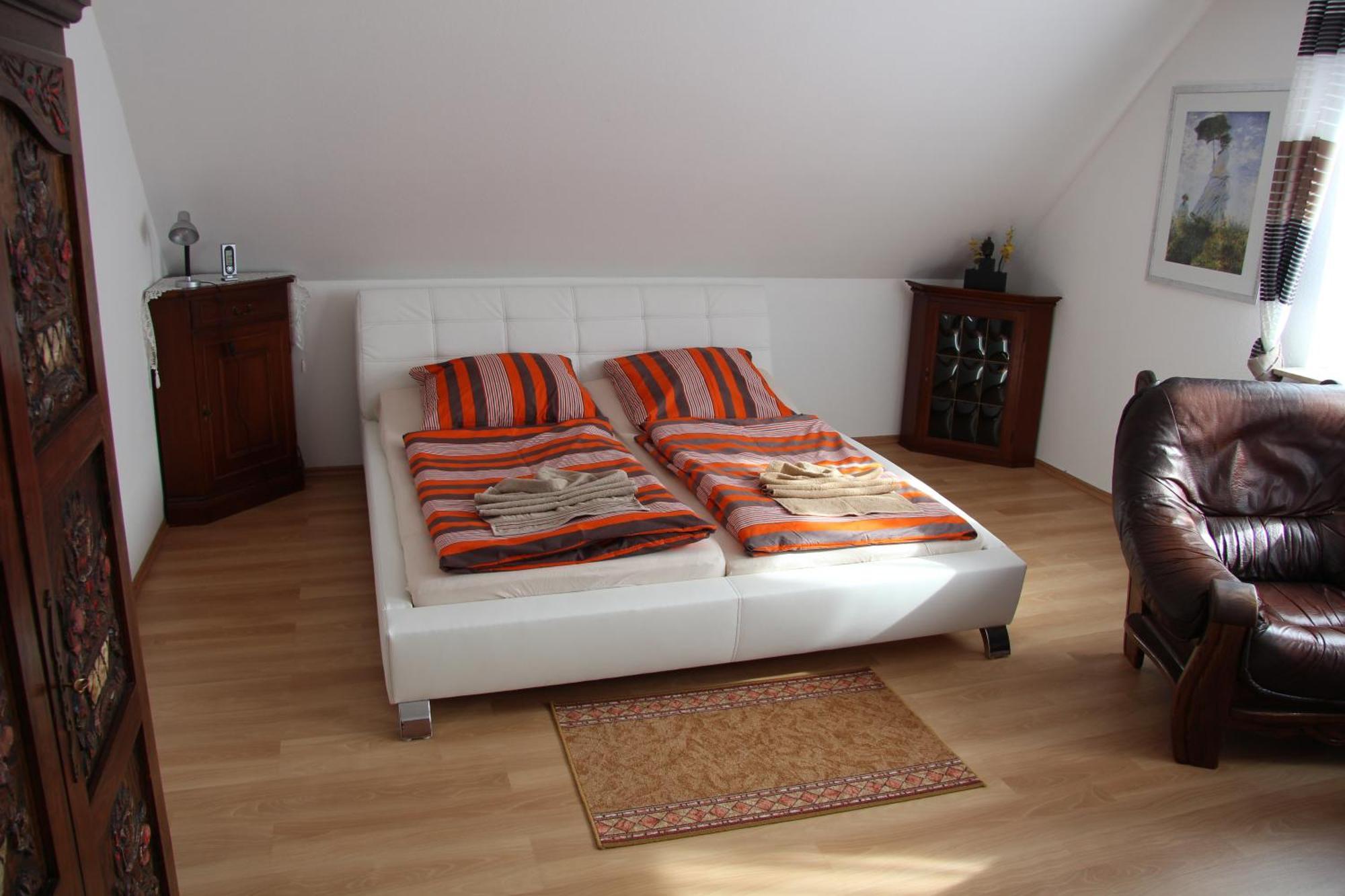 Hotel Am Schloss Neuenstein Room photo